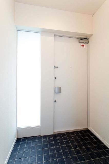 ※写真は同タイプ住戸です。(玄関)