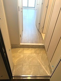 (玄関)