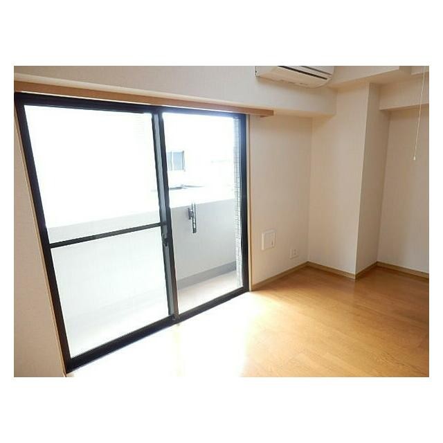 ※他のお部屋の写真です。(居間)