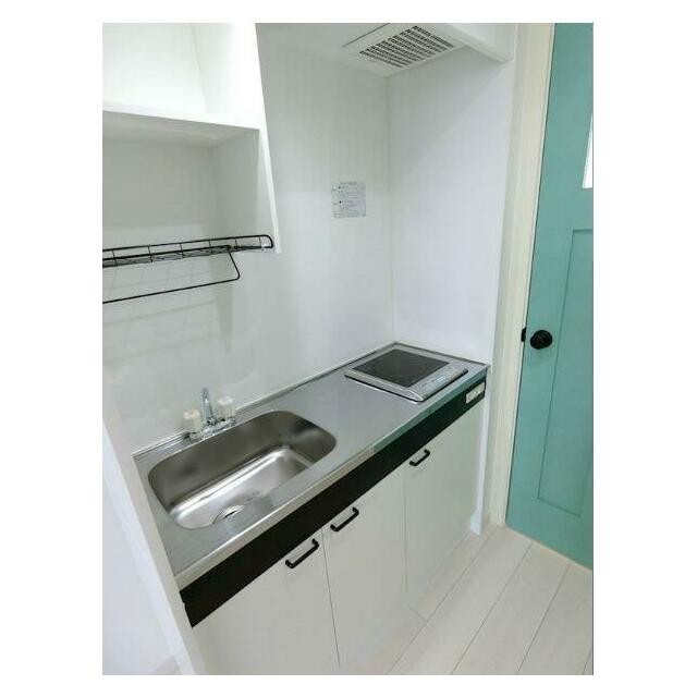 一人暮らしに丁度いいサイズ、お手入れ楽々のIHキッチンです！(キッチン)