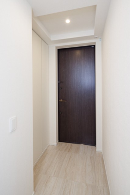 ※写真は同タイプ住戸です。(玄関)