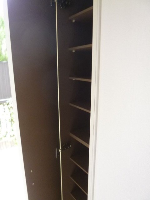 下足入れ(内装)