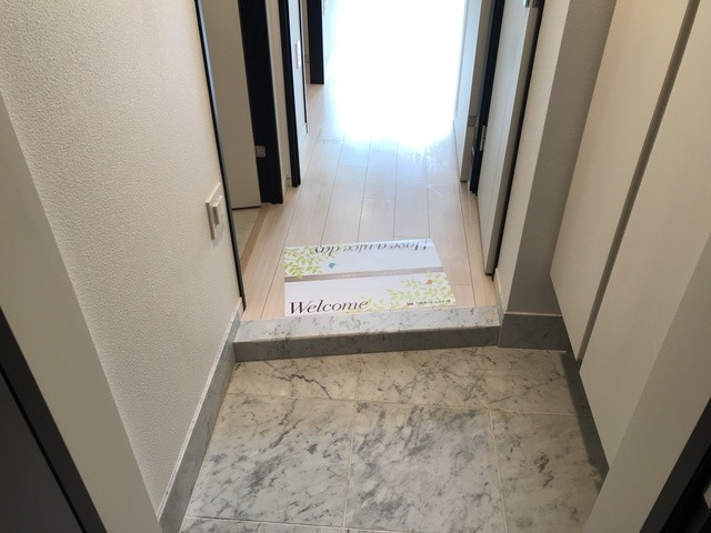 (玄関)