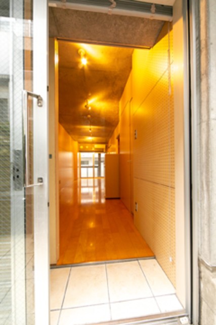 ※写真は同タイプ住戸です。(玄関)