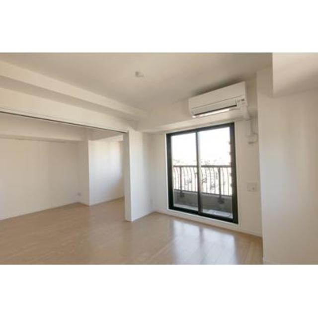 ※写真は同タイプ住戸です。(居間)