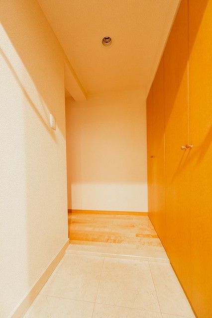 ※写真は同タイプ住戸です。(玄関)