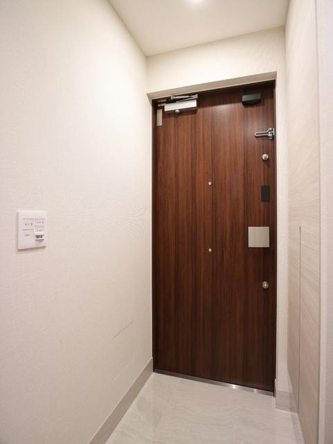 ※写真は同タイプ住戸です。(玄関)