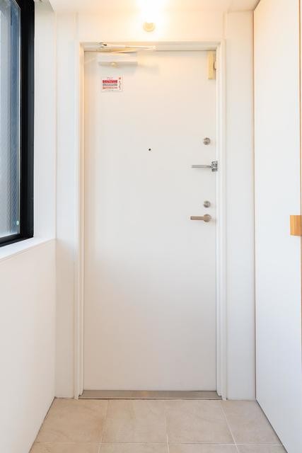 ※写真は同タイプ住戸です。(玄関)