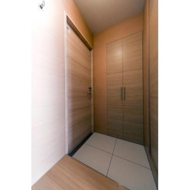 ※写真は同タイプ住戸です。(玄関)