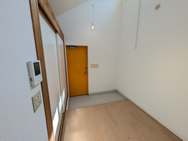 (玄関)