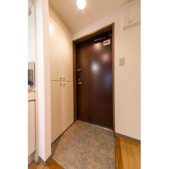 ※写真は同タイプ住戸です。(玄関)