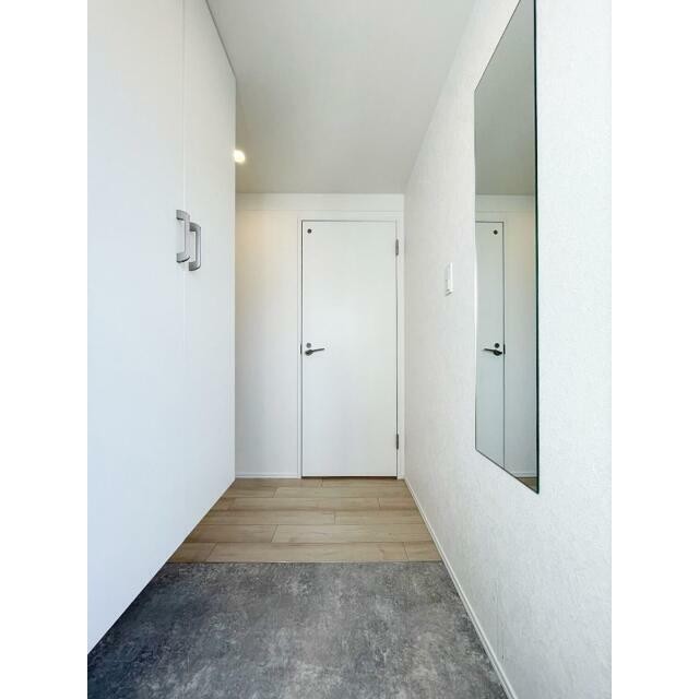 ※同仕様写真含む(玄関)