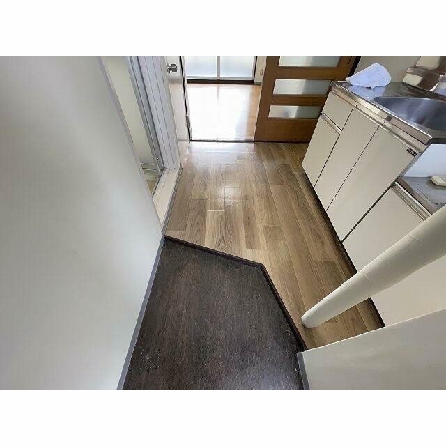 ※別の部屋の写真です(玄関)