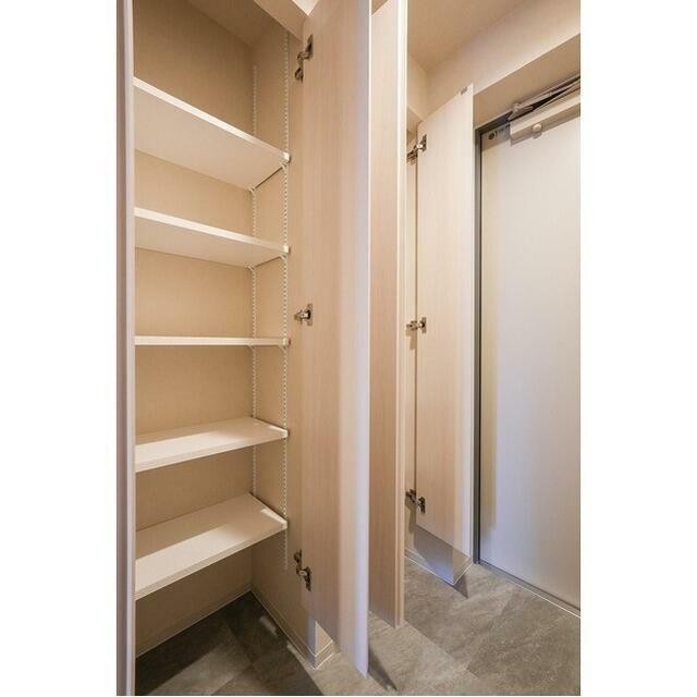 シューズボックス