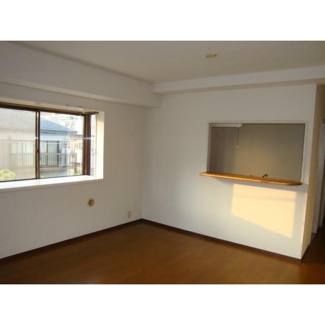 南西角のLDです(居間)