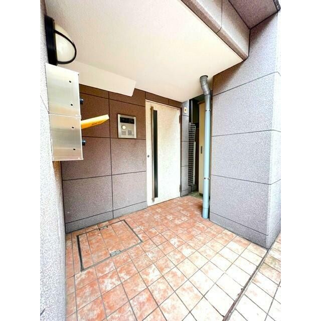 オートロック、宅配ボックス完備！(その他建物画像)