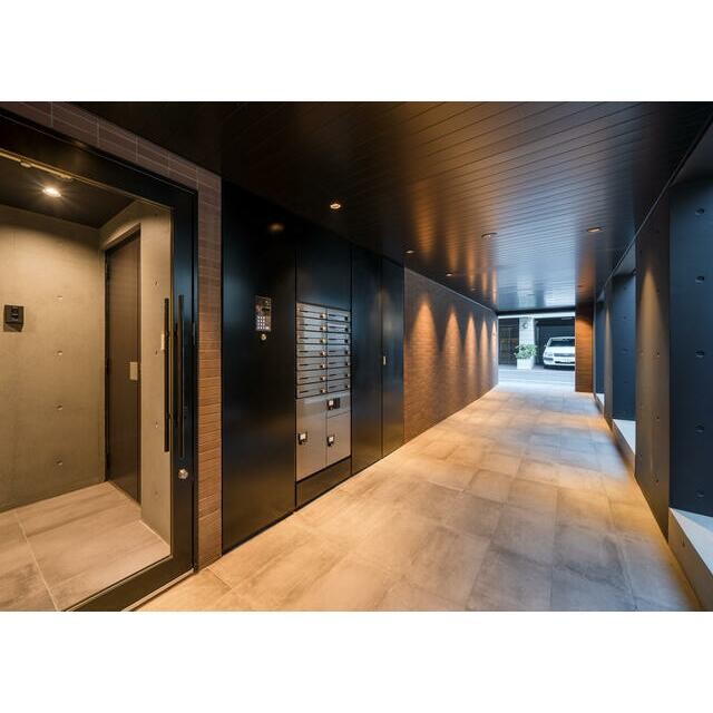 宅配ボックスも完備、ご不在時の宅配も安心です。