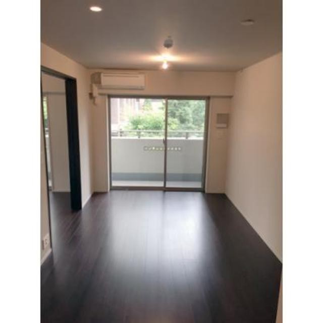 ※写真は同タイプ住戸です。(居間)