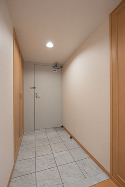 ※写真は同タイプ住戸です。(玄関)