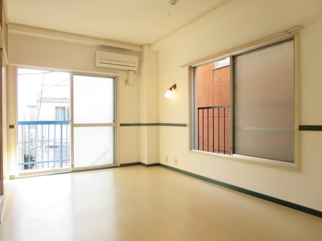 (居間)
