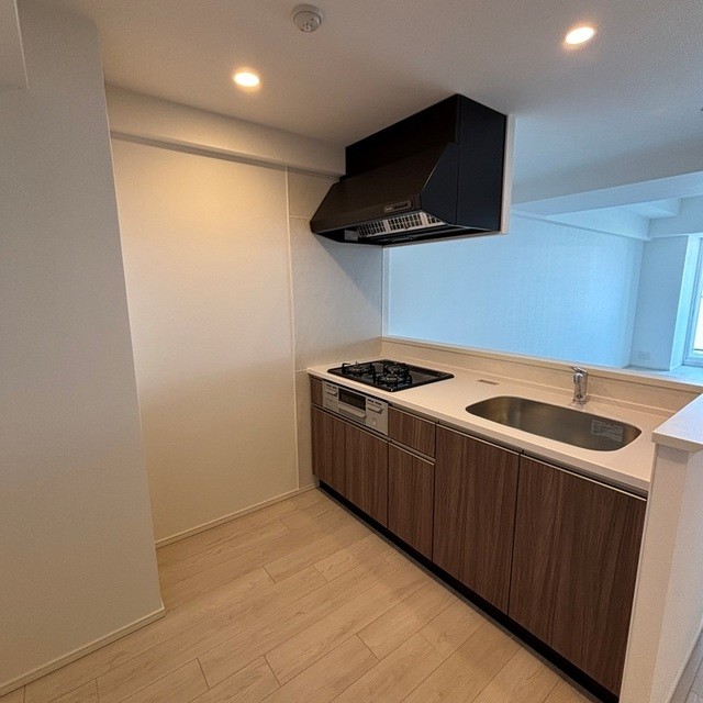 ※写真は同タイプ住戸です。(キッチン)