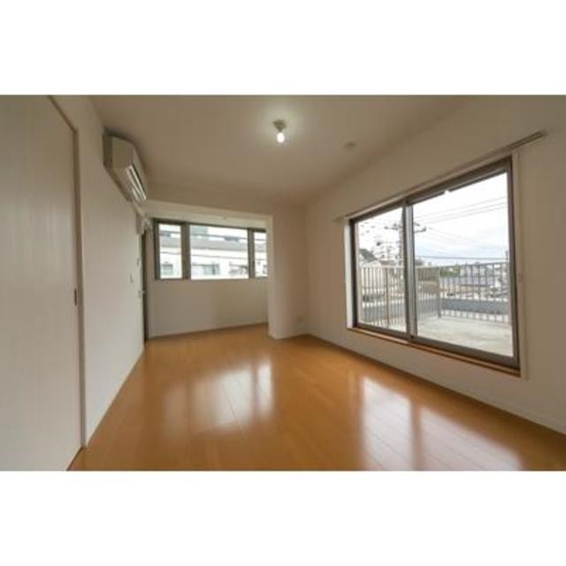 ※写真は同タイプ住戸です。(居間)