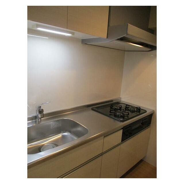 ☆室内写真は反転タイプになります。フローリングカラー等異なる場合がございます。(キッチン)