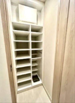 ※同仕様写真含む(玄関)