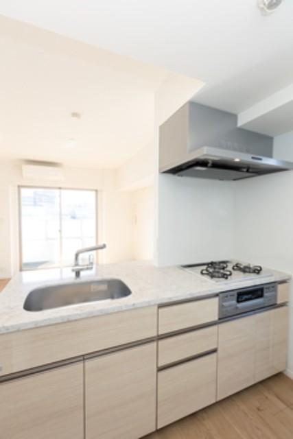 ※写真は同タイプ住戸です。(キッチン)