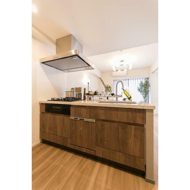 ※写真は同タイプ住戸です。(キッチン)