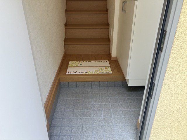 (玄関)