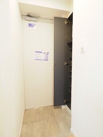 ※同仕様写真含む(玄関)