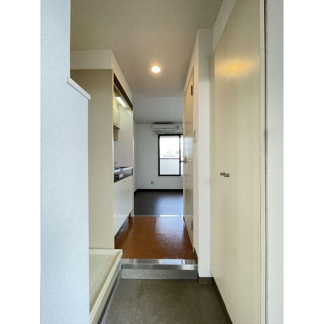 ※同仕様写真含む(玄関)