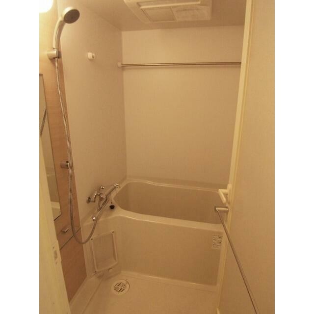 Aタイプ2011年1月撮影 同タイプ1001号室の写真です。(風呂)