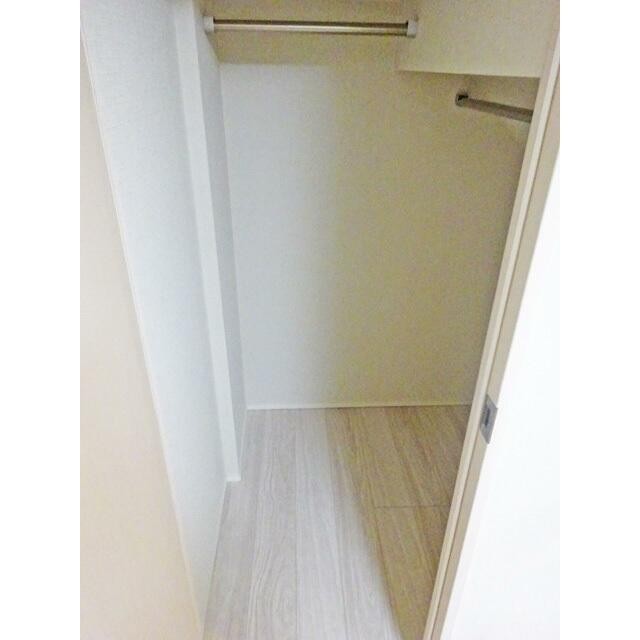 ウォークインクローゼット(内装)