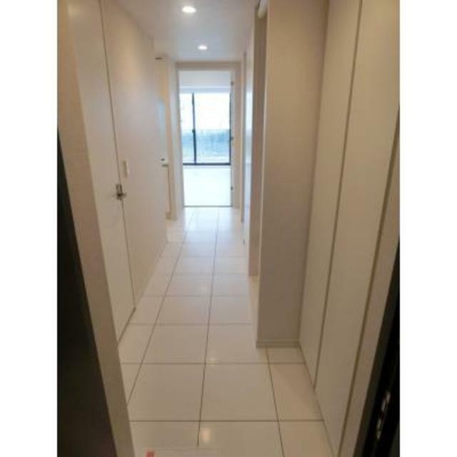 ※写真は同タイプ住戸です。(玄関)