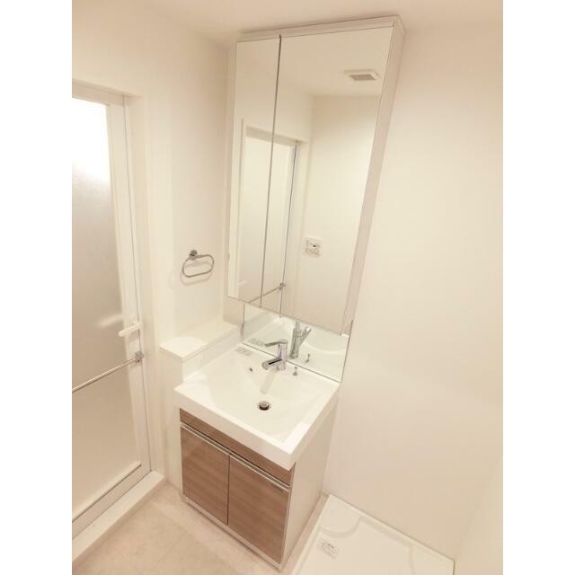 収納豊富な洗面化粧台(内装)