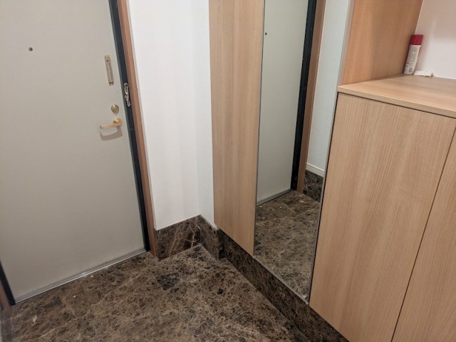 (玄関)