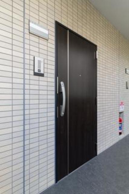 ※写真は同タイプ住戸です。(玄関)