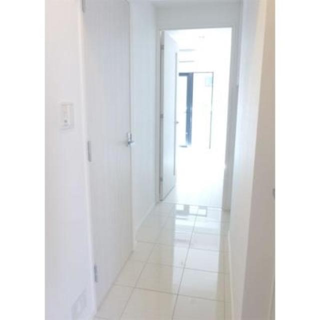 ※写真は同タイプ住戸です。(玄関)