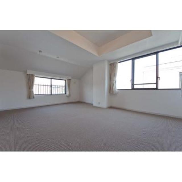 ※写真は同タイプ住戸です。(居間)