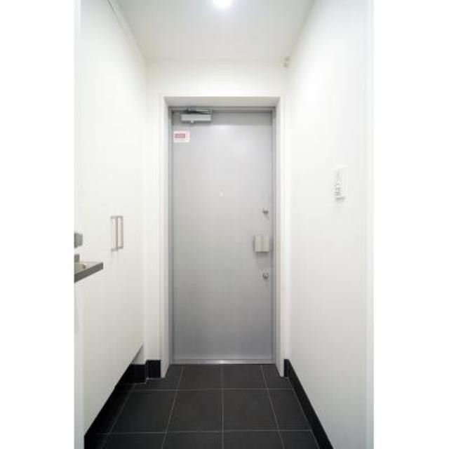 ※写真は同タイプ住戸です。(玄関)