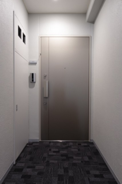 ※写真は同タイプ住戸です。(玄関)