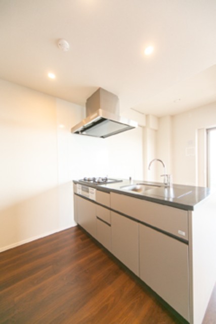 ※写真は同タイプ住戸です。(キッチン)