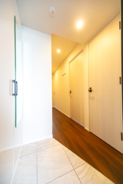 ※写真は同タイプ住戸です。(玄関)