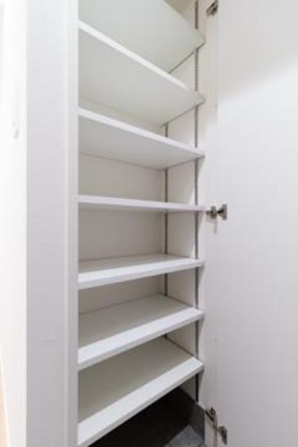 ※写真は同タイプ住戸です。(玄関)