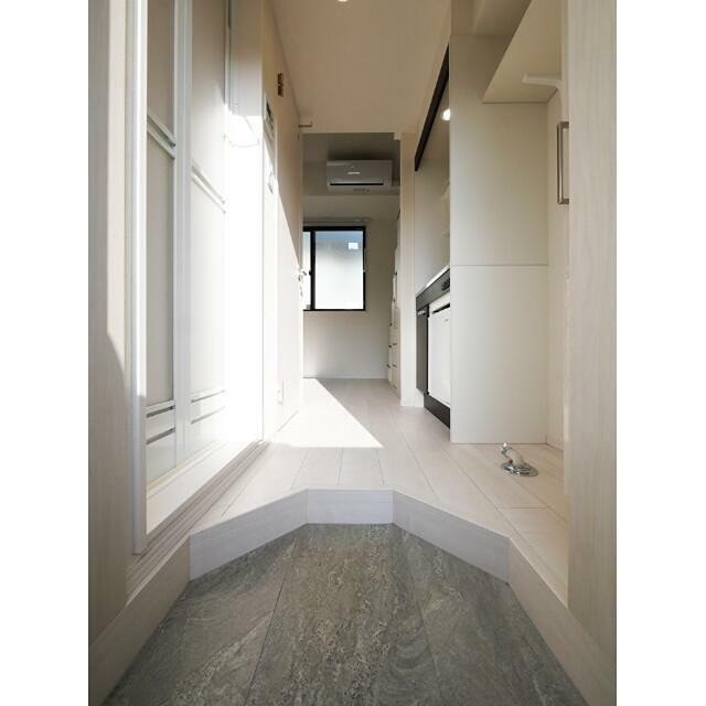 ※同仕様写真含む(玄関)