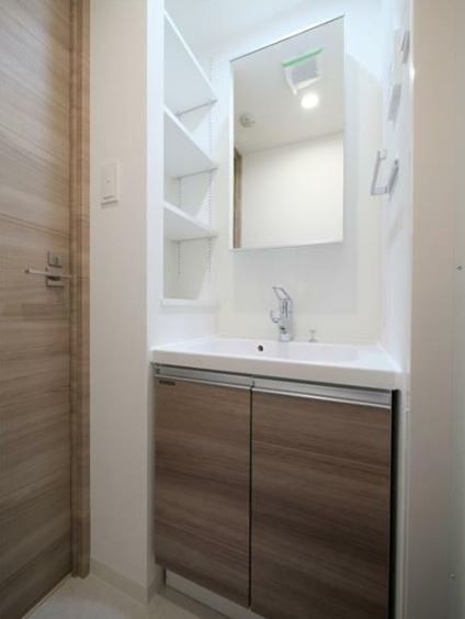 ※同仕様写真含む(内装)