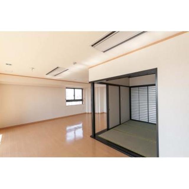 ※写真は同タイプ住戸です。(居間)