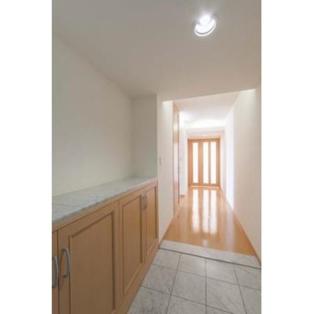 ※写真は同タイプ住戸です。(玄関)